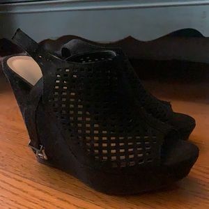 Chinese laundry black wedges size 8